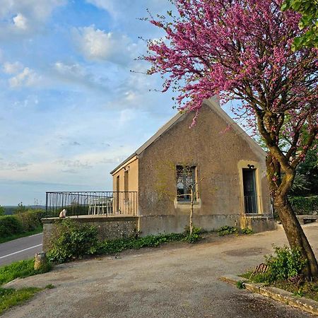 Gite Au Pied De La Colline 韦兹莱 外观 照片